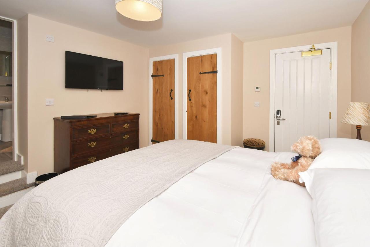 Hotel The Royal Oak Biddulph  Esterno foto