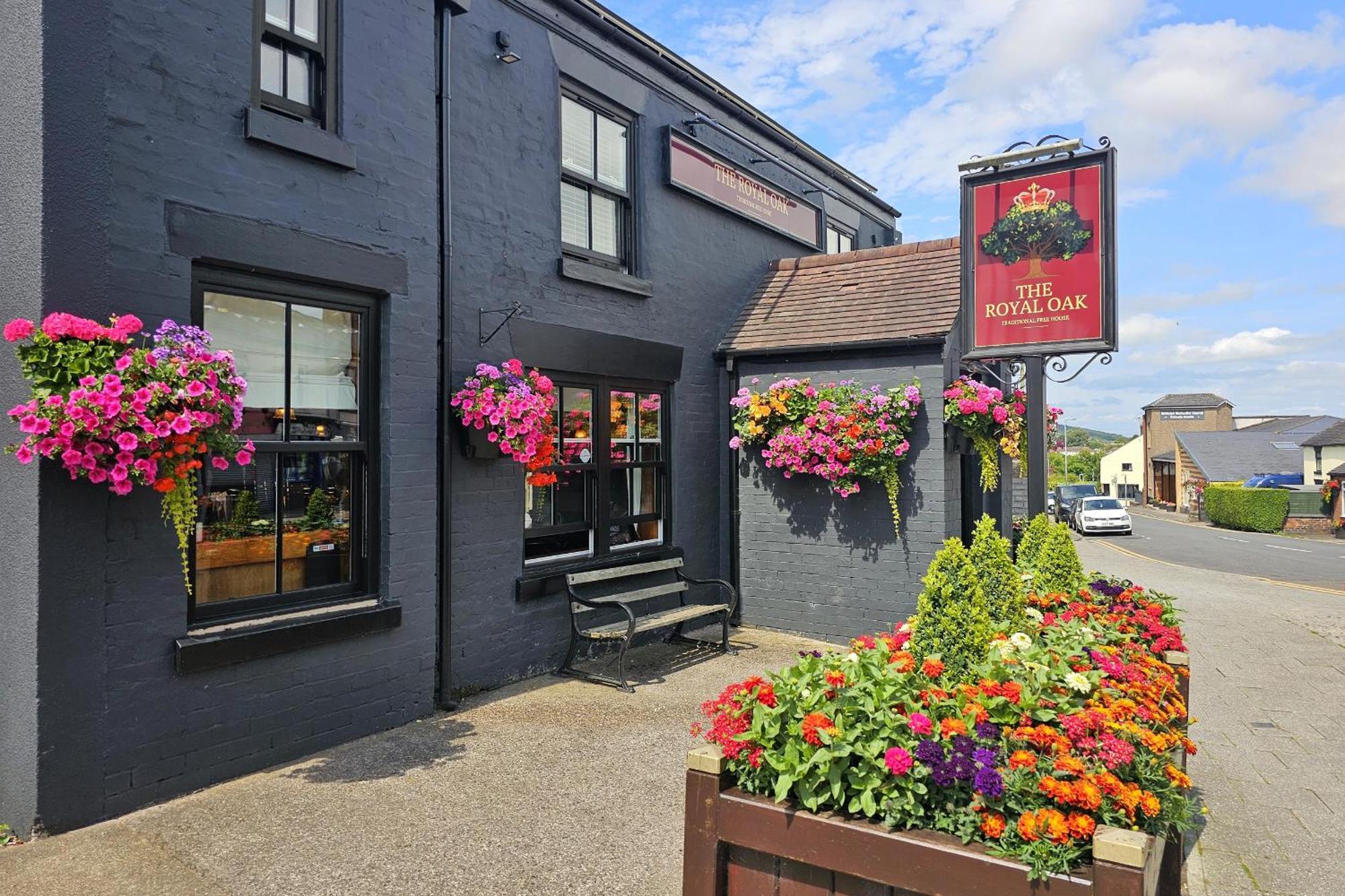 Hotel The Royal Oak Biddulph  Esterno foto